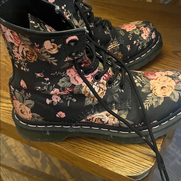 Dr. Martens 11821 Floral Canvas Boots - Picture 4 of 5